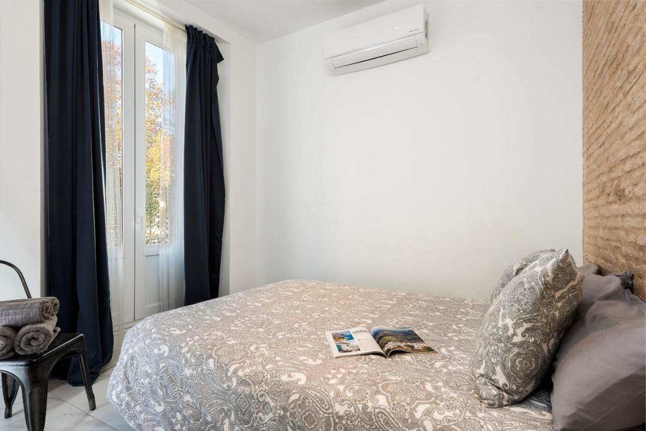 Apartamentos Adriano Siviglia Esterno foto