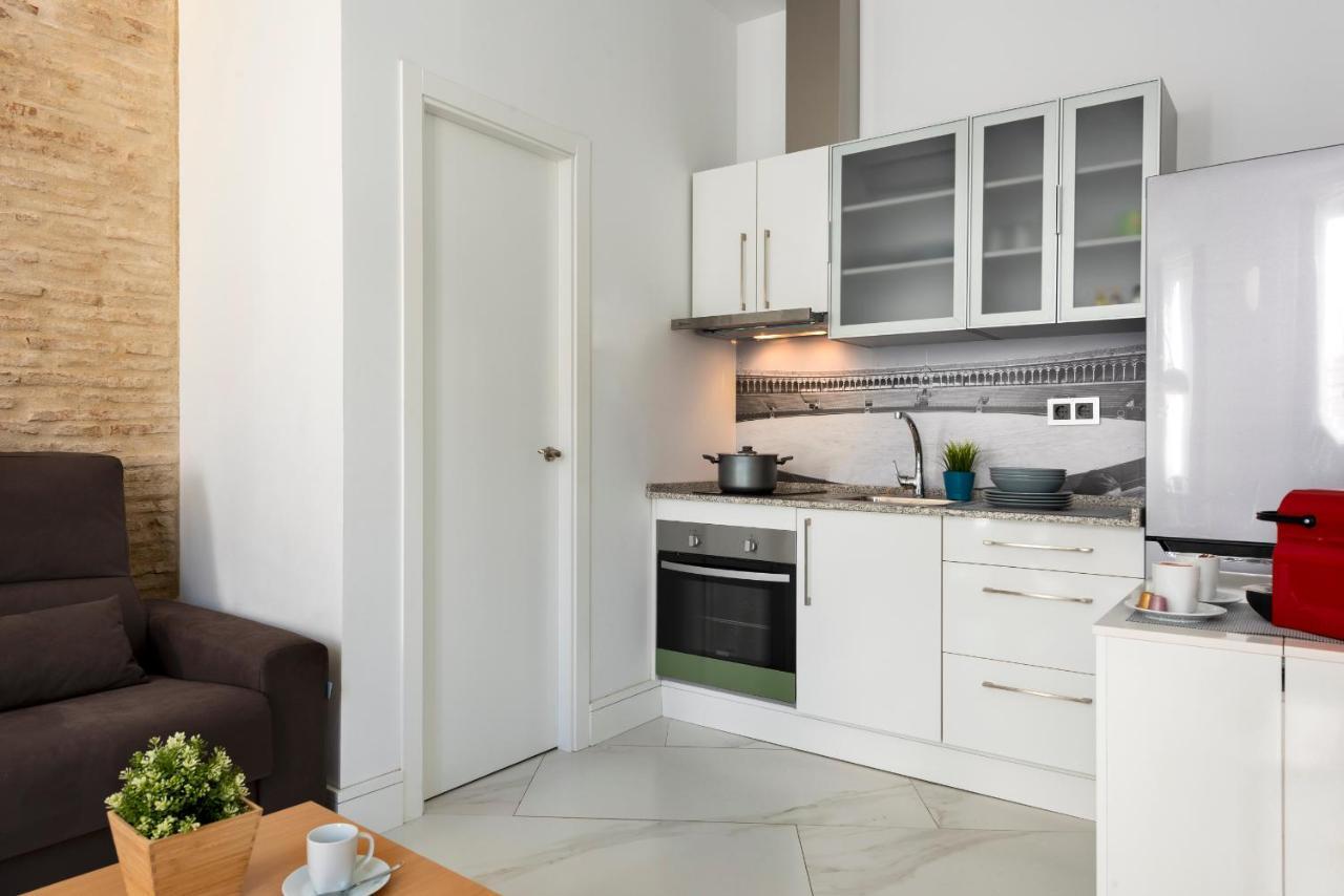 Apartamentos Adriano Siviglia Esterno foto