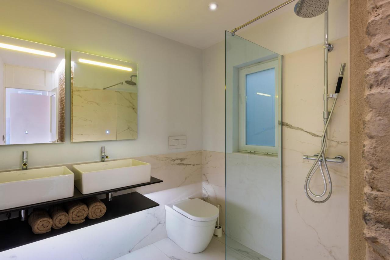 Apartamentos Adriano Siviglia Esterno foto