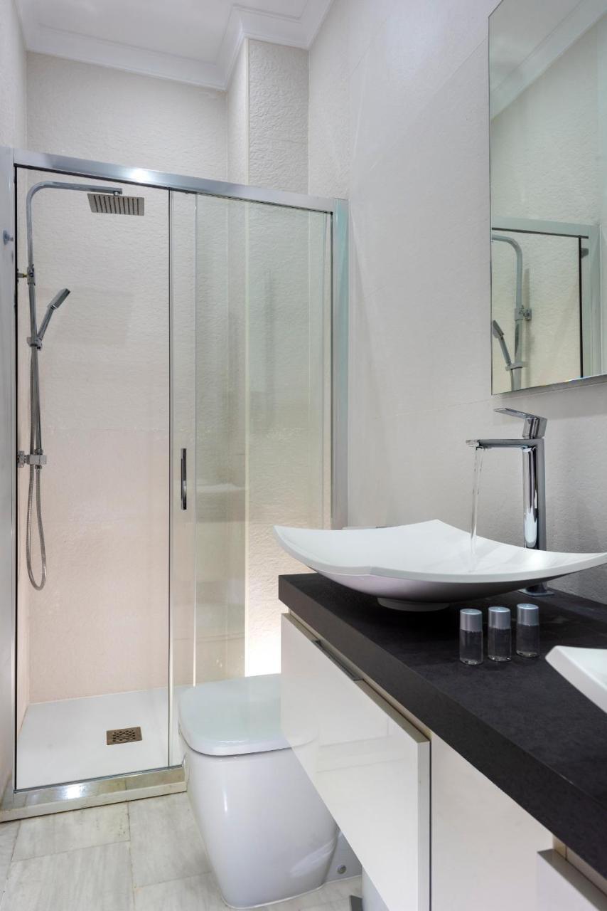 Apartamentos Adriano Siviglia Esterno foto