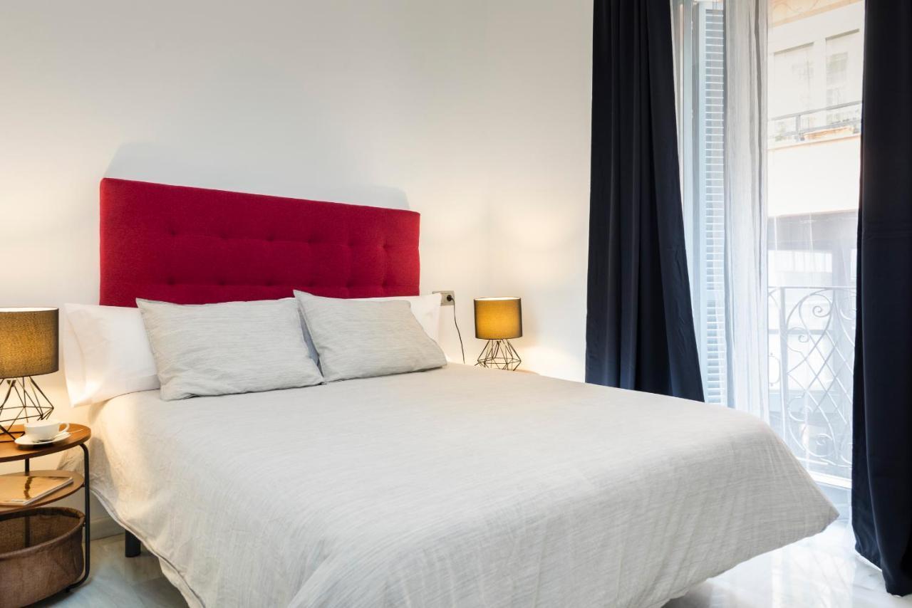Apartamentos Adriano Siviglia Esterno foto