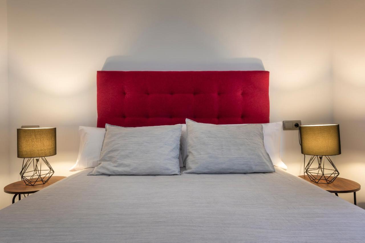 Apartamentos Adriano Siviglia Esterno foto