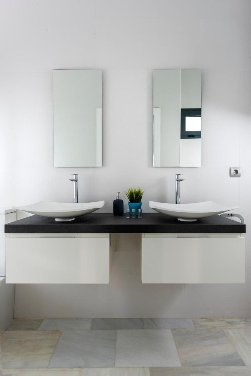 Apartamentos Adriano Siviglia Esterno foto