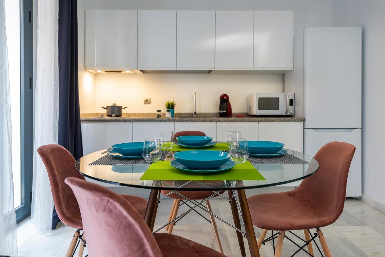 Apartamentos Adriano Siviglia Esterno foto