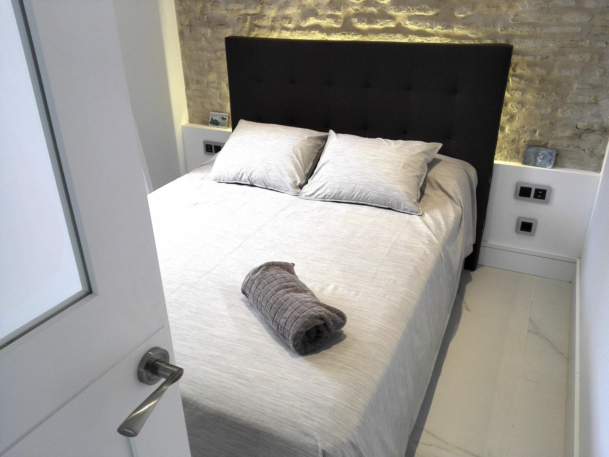 Apartamentos Adriano Siviglia Esterno foto